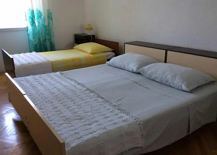 Apartment Apartments Sova Postira