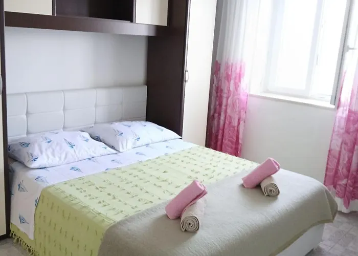 Apartments Sova * Postira